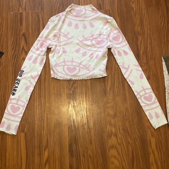 Forever 21 EMOTIONAL pink eye turtle neck - Picture 2 of 4